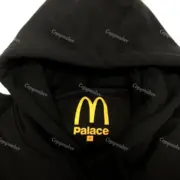 PALACE x  McDonald's 23FW 聯名 大M印花 帽T連帽衛衣帽衫：圖片 6