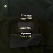 【現貨】M1U M1U 24FW 繆繆 刺繡字母logo 經典款 素色簡約 Polo衫長袖T恤 藏青色：圖片 10