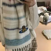 【預售】Viv1enne Westwood 23FW 經典款 漸層拼色 土星星球刺繡 羊毛混紡 圍巾 披肩：圖片 10