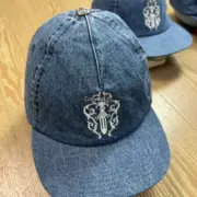 【現貨】Chrome Hearts 25SS 寶劍藤蔓刺繡 鴨舌帽棒球帽帽子 麂皮條紋/牛仔 925純銀：圖片 5