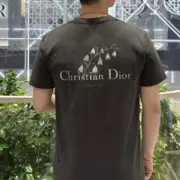 【現貨】D1OR 25FW Couture 開裂小破壞 胸前字母logo 背後鈴蘭花 短袖T恤 黑色/白色：圖片 9