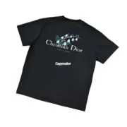 【現貨】D1OR 25FW Couture 開裂小破壞 胸前字母logo 背後鈴蘭花 短袖T恤 黑色/白色：圖片 14