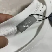 【現貨】D1OR 25FW Couture 開裂小破壞 胸前字母logo 背後鈴蘭花 短袖T恤 黑色/白色：圖片 18