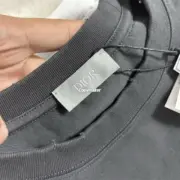 【現貨】D1OR 25FW Couture 開裂小破壞 胸前字母logo 背後鈴蘭花 短袖T恤 黑色/白色：圖片 19