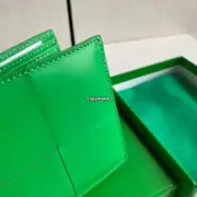 【現貨】BV家 Intrecciato編織 經典款 NAPPA 頭層牛皮 大編織 八卡皮夾錢包短夾 四色：圖片 17