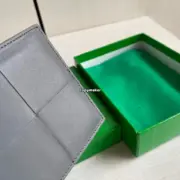 【現貨】BV家 Intrecciato編織 經典款 NAPPA 頭層牛皮 大編織 八卡皮夾錢包短夾 四色：圖片 32