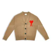 【福利回饋】AMI PARIS 21SS 愛心刺繡Logo V領針織衫開衫夾克外套毛衣：圖片 5