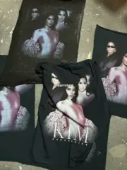 【618新品】【福利回饋】巴黎 BLC 25FW 品牌大使Fanclub系列 金卡戴珊 人像短袖T恤：圖片 7