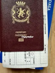 巴黎 BLC 24SS Passport 錢包長夾零錢包皮夾護照套護照夾卡套 牛皮 紅棕色：圖片 8