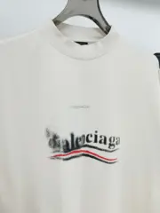 巴黎 BLC 24SS Political Campaign 模糊漸層迷霧可樂波浪 短袖T恤 黑色米白 經典款：圖片 16