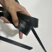 PRA  22FW 三角標 頭層牛皮 鍍銀鈀金 皮帶腰帶：圖片 12