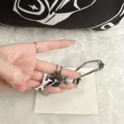 1V 20FW INITIALES 經典logo Monogram 白松石 項鍊 吊墜 M00317：圖片 4