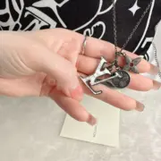 1V 20FW INITIALES 經典logo Monogram 白松石 項鍊 吊墜 M00317：圖片 5