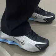 【預售】NK Shox R4 未來科技感慢跑鞋休閒鞋運動鞋 銀黑藍 HQ1988-004：圖片 4
