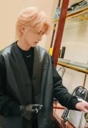 【現貨】【福利回饋】PRA 24FW 經典小logo 羊毛混紡 素色簡約 針織毛衣圓領衛衣大學T：圖片 2