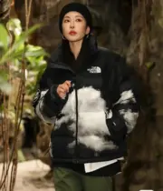 THE NOTH FACE 1992系列 扎染印花雲朵 30周年限定款 北臉 羽絨外套 夾克：圖片 5