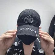 【現貨】巴黎 BLC 23SS 紐交所秀款 雙B麥穗徽章 作舊破壞塗鴉 刺繡 老帽 鴨舌帽 棒球帽 帽子