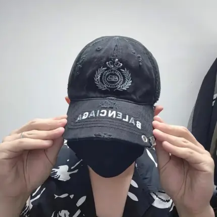 【現貨】巴黎 BLC 23SS 紐交所秀款 雙B麥穗徽章 作舊破壞塗鴉 刺繡 老帽 鴨舌帽 棒球帽 帽子