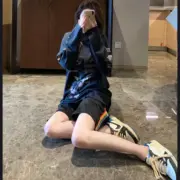 巴黎 BLC 22SS 速度獵人 顛倒印花 雙領口 logo 破壞 刀割 拼接 長袖 T恤：圖片 7