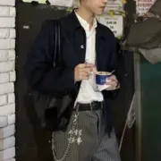 【預售】【原廠面料】PRA 25SS 原廠三角標logo 水洗單寧黑色條紋牛仔夾克外套 短寬：圖片 3