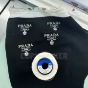 PRA 24FW 經典徽章logo 羊毛混紡 素色簡約 針織毛衣圓領衛衣大學T長袖：圖片 3