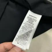 【現貨】【全套包裝】BR 25SS 經典格紋貼布 素色簡約 短袖T恤：圖片 7