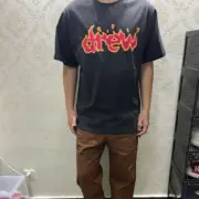 DREW HOUSE 22FW 火焰字母logo 復古 短袖 T恤 金屬灰：圖片 3