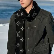 【預售】1V 25SS 滿版老花字母logo  水洗皮標 牛仔外套夾克襯衫：圖片 7