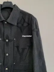 【預售】1V 25SS 滿版老花字母logo  水洗皮標 牛仔外套夾克襯衫：圖片 12