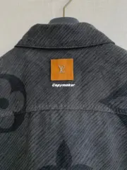 【預售】1V 25SS 滿版老花字母logo  水洗皮標 牛仔外套夾克襯衫：圖片 18