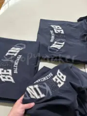 巴黎 BLC 23SS Be kind 補丁刺繡做舊破壞 logo字母 水洗 短袖T恤 水洗藍黑：圖片 6