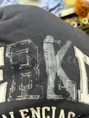 巴黎 BLC 23SS Be kind 補丁刺繡做舊破壞 logo字母 水洗 短袖T恤 水洗藍黑：圖片 10