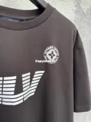 【現貨】1V 25SS 隱藏款 正面字母徽章 背面字母logo 短袖T恤：圖片 8