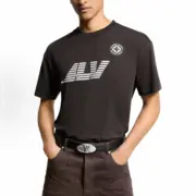 【現貨】1V 25SS 隱藏款 正面字母徽章 背面字母logo 短袖T恤：圖片 3