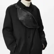 【預售】1V 22SS Discovery PM 經典老花壓紋暗紋 小牛皮 單肩包側背包腰包胸包：圖片 4