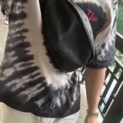 【預售】1V 22SS Discovery PM 經典老花壓紋暗紋 小牛皮 單肩包側背包腰包胸包：圖片 5