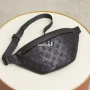 【預售】1V 22SS Discovery PM 經典老花壓紋暗紋 小牛皮 單肩包側背包腰包胸包：圖片 7