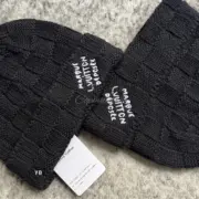 【過驗】1V 24FW 棋盤格 字母刺繡 簡約 羊毛混紡 針織 毛帽冷帽帽子 黑色：圖片 5