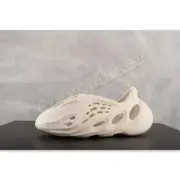 【現貨】YEEZY Foam Runner "Sand" 沙色 洞洞鞋 洞洞拖 拖鞋 YZY FY4567：圖片 3