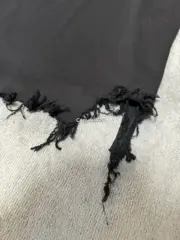 巴黎 BLC 24SS 水洗糜爛流蘇下擺破壞 雙環刺繡logo 短袖T恤 小領口BOXY短寬版型：圖片 12