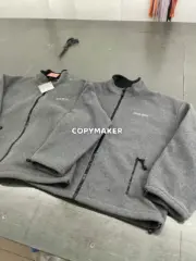 M1U M1U 24SS 繆繆 字母Logo刺繡 搖粒絨 立領夾克外套 灰色：圖片 4