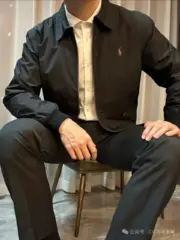 【現貨】【過驗】Polo Ra1ph Lauren 小馬刺繡 老錢風 防潑水防風防污 素色簡約哈靈頓夾克外套：圖片 4