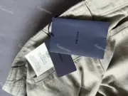 PRA 24SS 素色簡約 三角標小logo 水洗寬鬆口袋工裝褲長褲 橄欖綠：圖片 12