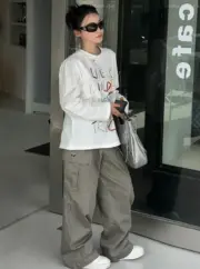 PRA 24SS 素色簡約 三角標小logo 水洗寬鬆口袋工裝褲長褲 橄欖綠：圖片 26