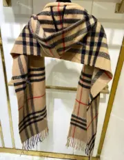 BR The Classic Check Cashmere Sacrf 經典格紋 純羊絨 圍巾披肩 卡其色：圖片 7