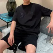 【現貨】1V 25SS 隱藏款 漸層渲染字母logo 短袖T恤：圖片 5