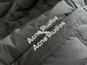 【預售】【2026新年福利】Acne Studios 25FW 素色簡約小logo 輕薄羽絨服羽絨外套夾克 白鴨絨：圖片 6