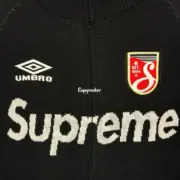 【預售】Sup x Umbro SS25 聯名 徽章印花條紋 拉鍊毛衣夾克外套 三色：圖片 6