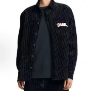 【現貨】【福利回饋】D1OR x KAWS Oblique 滿版logo 滿印 反毛皮麂皮襯衫夾克外套 活性黑：圖片 2