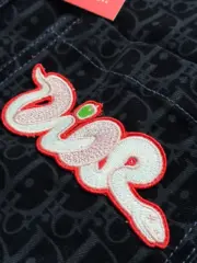 【現貨】【福利回饋】D1OR x KAWS Oblique 滿版logo 滿印 反毛皮麂皮襯衫夾克外套 活性黑：圖片 7